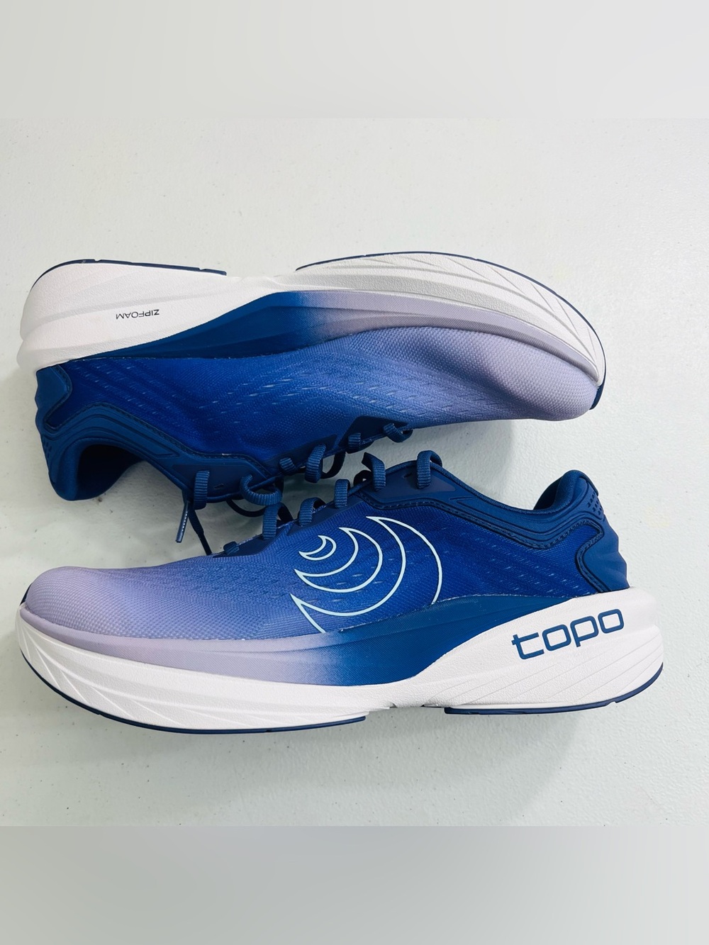 Topo Athletic Phantom 4 Purple Blue Running Shoes Size 10.5 NWOT 5mm Drop